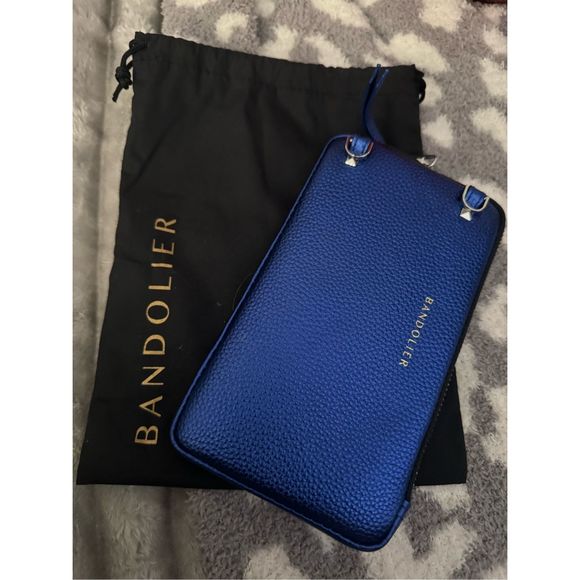 Sold on merc - Picture 1 of 3